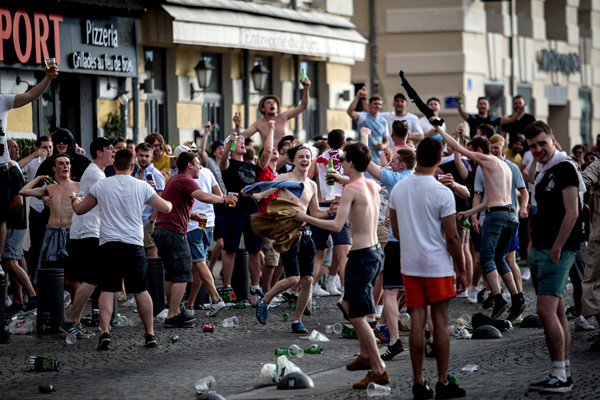 İngiltere, Fransa'ya polis gönderecek