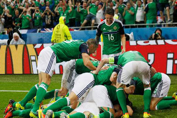 Kuzey İrlanda’dan kritik galibiyet