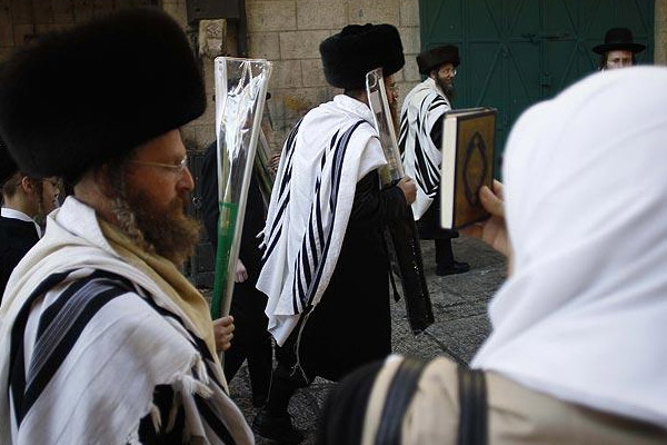 Yahudi işgalcilerden baskın