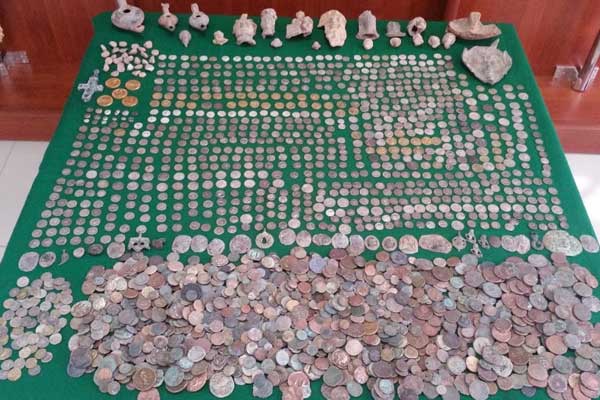 İzmir’de bin 216 tarihi eser yakalandı