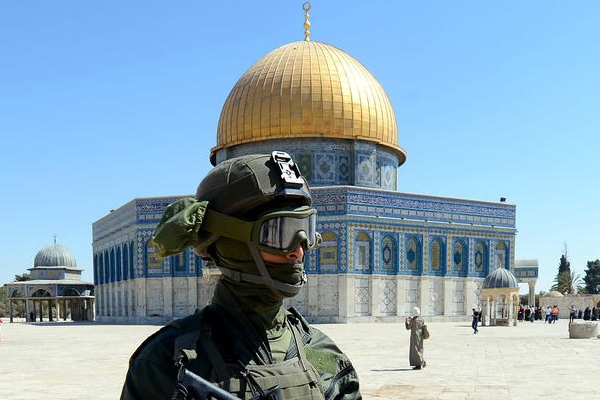 İsrail'den Cuma'ya gidecek Müslümanlara Kudüs engeli