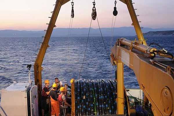 'İsrail ABD'nin Akdeniz'deki boşluğunu Rusya ile dolduracak'