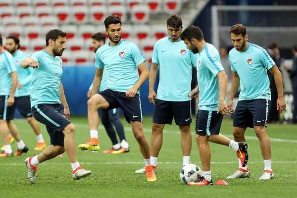 TFF'den A Milli Takım'a 'Cuma namazı' jesti