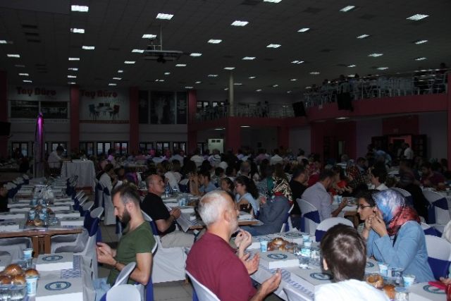 Biga Esnaf Odasından İftar Yemeği
