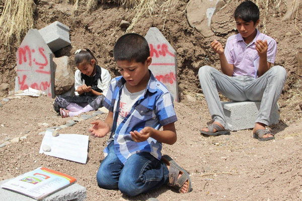 Dürümlü yetimlerinin karne burukluğu