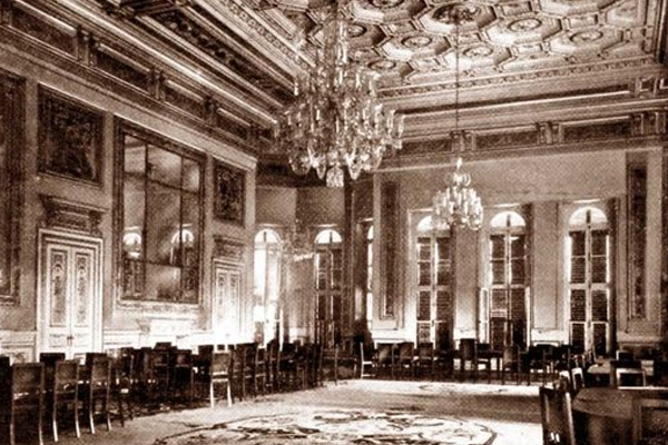 Murat Bardakçı kumarhaneye çevrilen Yıldız Sarayı'nı yazdı