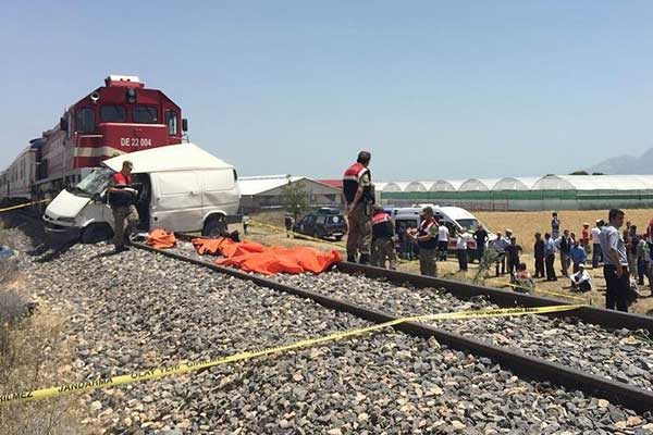 Elazığ'da feci kaza: 9 kişi hayatını kaybetti