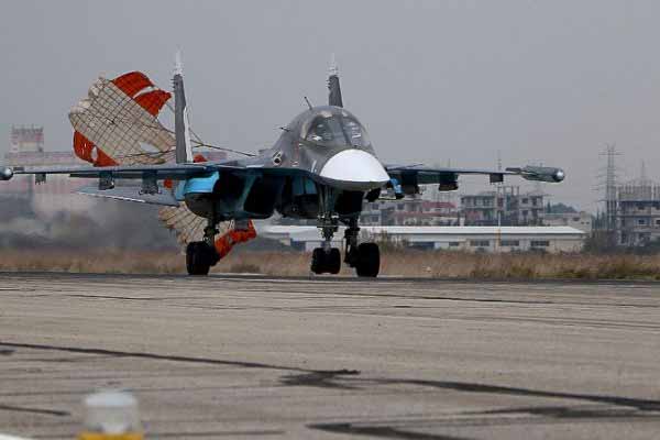 Rusya ile ABD uçakları Suriye'de karşı karşıya