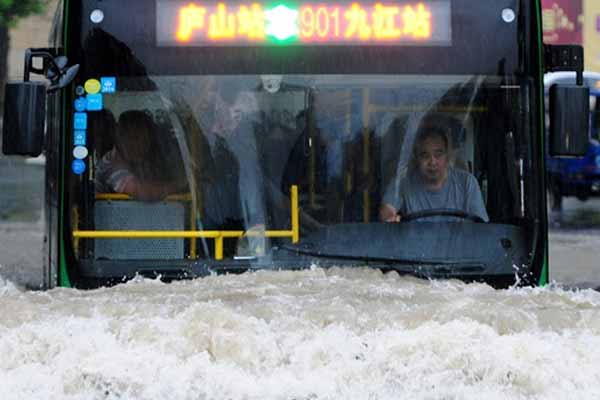 Çin'de yaşam durma noktasına geldi