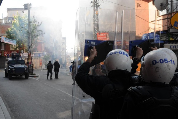 Bolu'da 10. Yıl Marşı protestosuna polis müdahalesi
