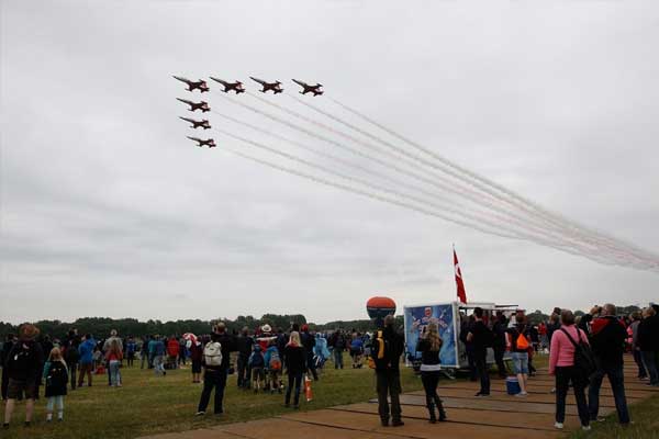 Türk Yıldızları Hollanda’da seyirci rekoru kırdı