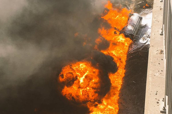 İzmit TEM otoyolunda tanker patladı!