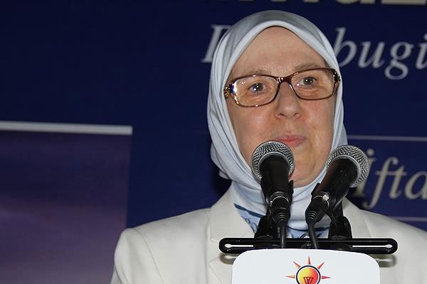 Eski Bakan'dan kadın vurgusu