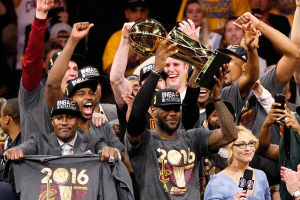 NBA şampiyonuna coşkulu karşılama