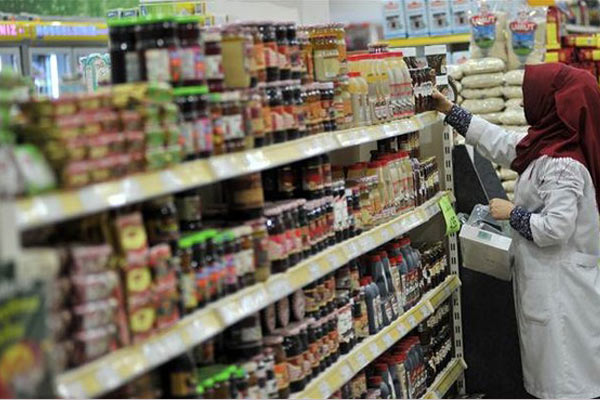 Bir araya gelen 7 bakkal para basıyor