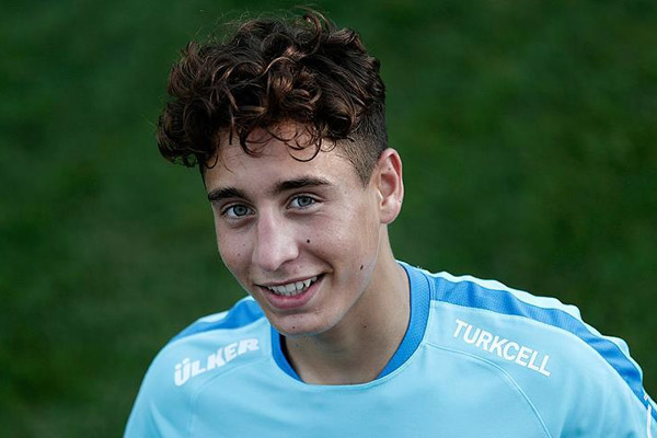 Emro Mor tarihe geçti