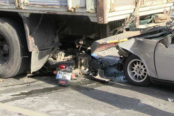 20 araçlık zincirleme kaza: 5 yaralı