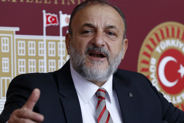 MHP'li Oktay Vural istifa edecek