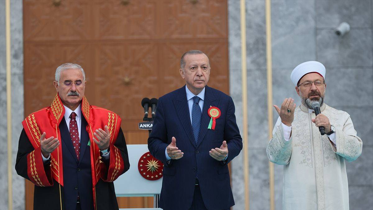 'Taliban, İslamofobik yasalar ve Türkiye'de yükseltilen din düşmanlığı'