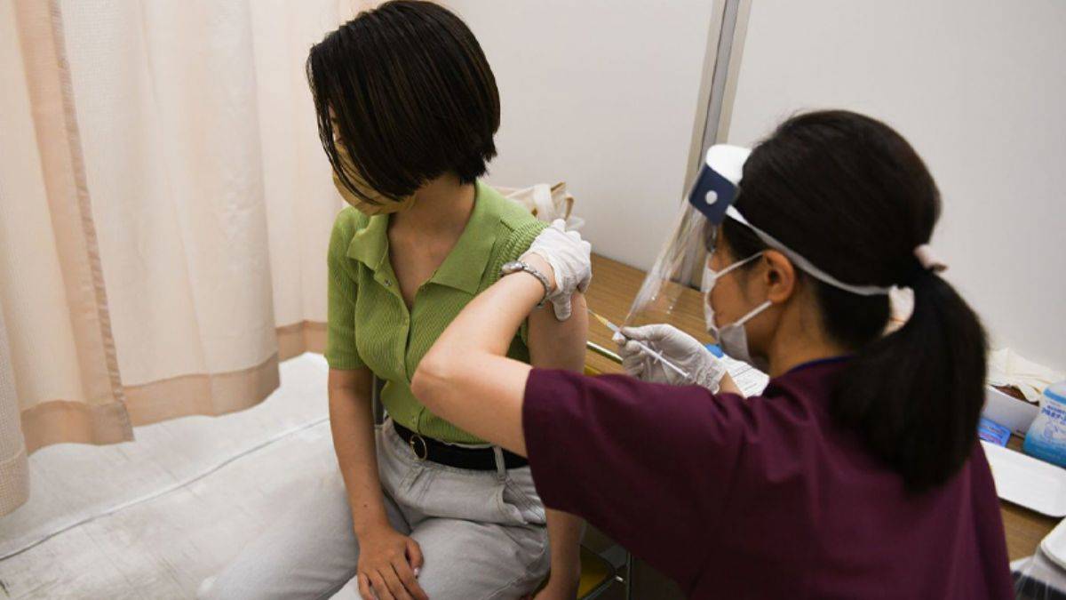 Kullanımı durdurulan Moderna aşısından vurulan 2 kişi öldü