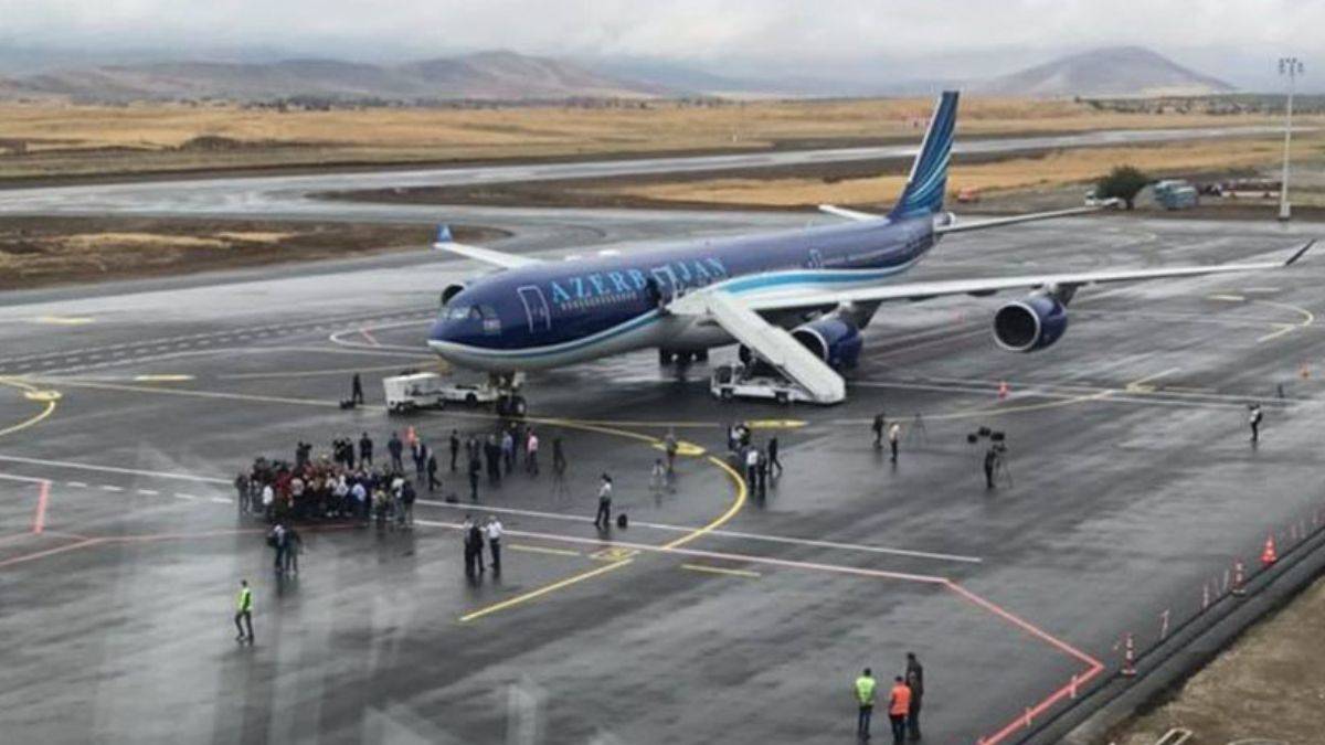 Fuzuli kentinde inşa edilen havalimanına test uçuşları sürüyor