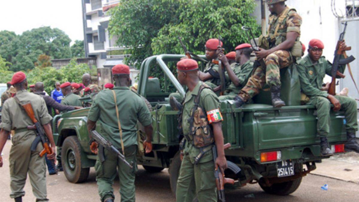 Gine'de askeri darbe girişimi