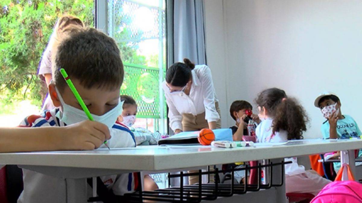 MEB'ten 81 ile 'Okullarda Pozitif Vaka Çıkması Durumunda Yapılması Gerekenler Rehberi'