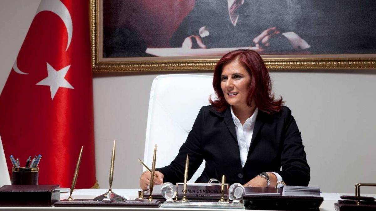 Özlem Çerçioğlu kimdir? Özlem Çerçioğlu nereli kaç yaşında?