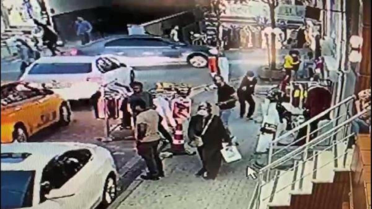 Motosikletle takip ettikleri emlakçıyı silahla vurdular