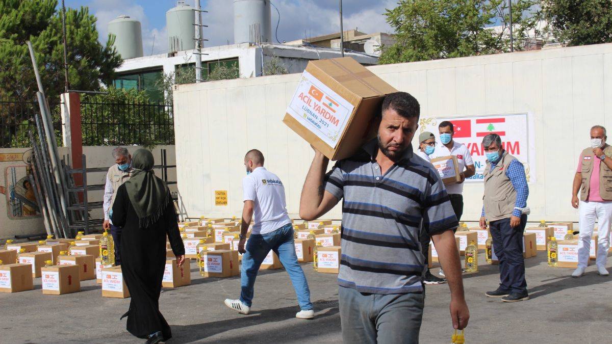 Sadakataşı’ndan Filistinli mültecilere gıda ve ilaç yardımı