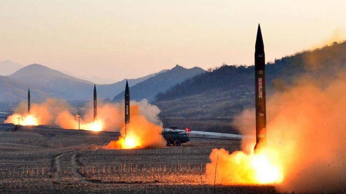 Japonya Başbakanı Suga'dan Kuzey Kore'ye füze tepkisi