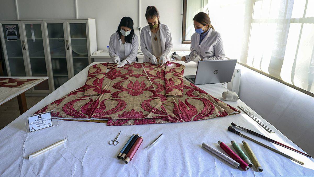 Kanuni Sultan Süleyman'ın kaftanı restorasyonda