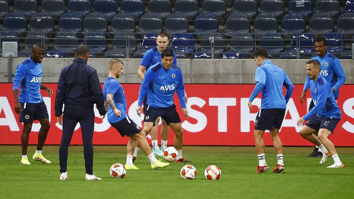 Frankfurt maçı öncesi Pereira'dan orta saha sürprizi!