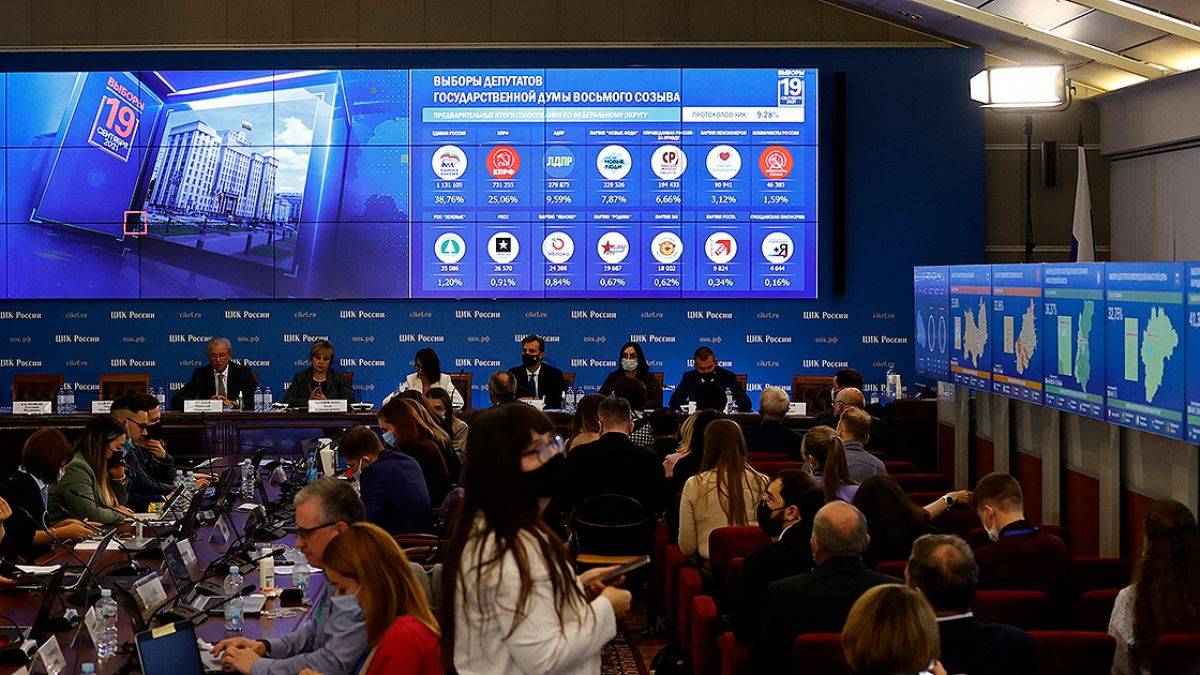 Rusya'da kritik saatler; milletvekili seçiminde sandıklar kapandı