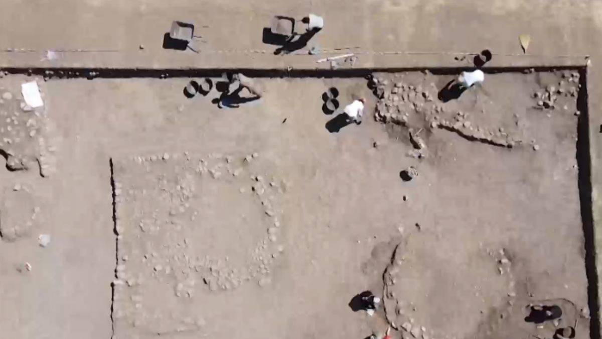 Domuztepe Höyüğü'nde Orta Çağ Dönemi'ne ait çocuk iskeleti bulundu