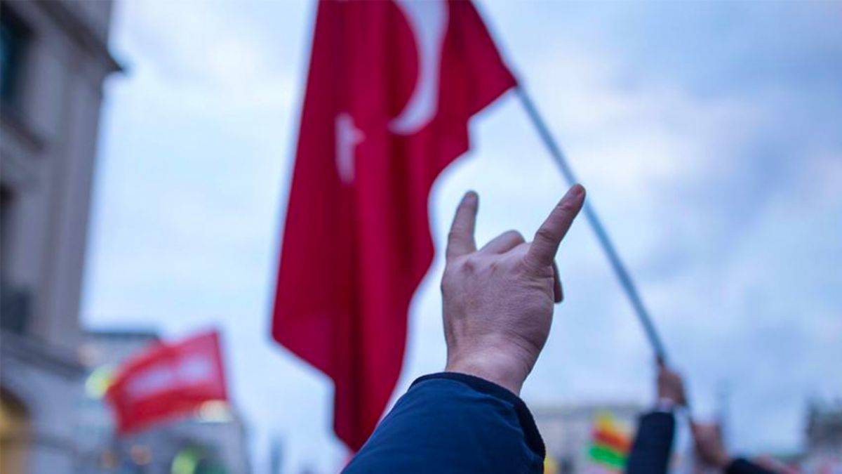 Alman Meclisi'nden 'Ülkücü Hareket' için flaş rapor