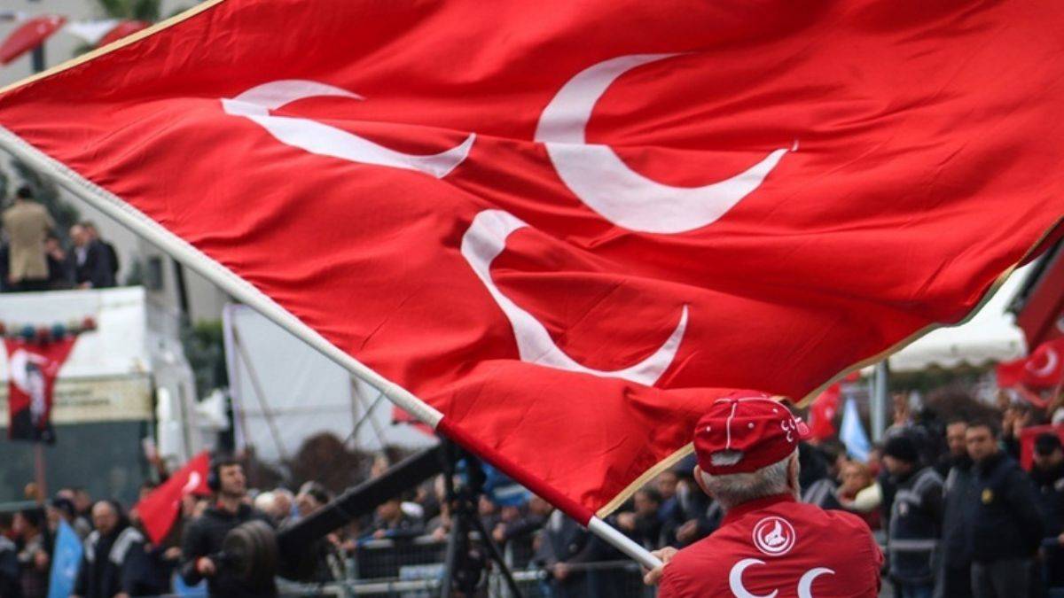 MHP'de 7 isim parti üyeliğinden çıkarıldı