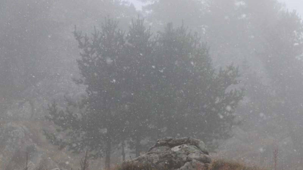 Uludağ ve Kartalkaya'ya mevsimin ilk kar yağışı düştü