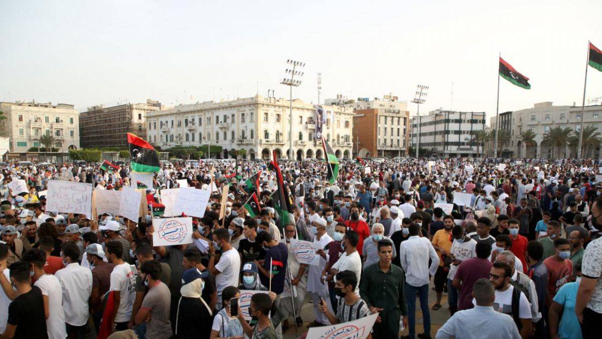 Libya halkı ayaklandı; Temsilciler Meclisi'ne öfke büyük