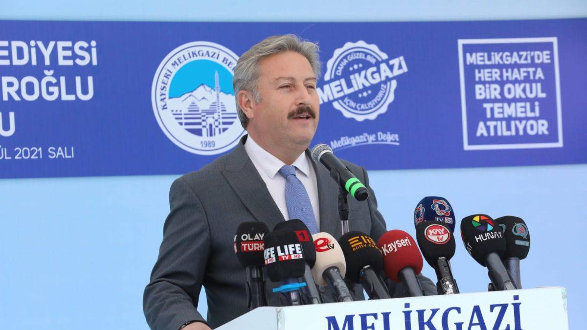 Melikgazi, her hafta bir okul temeli atıyor
