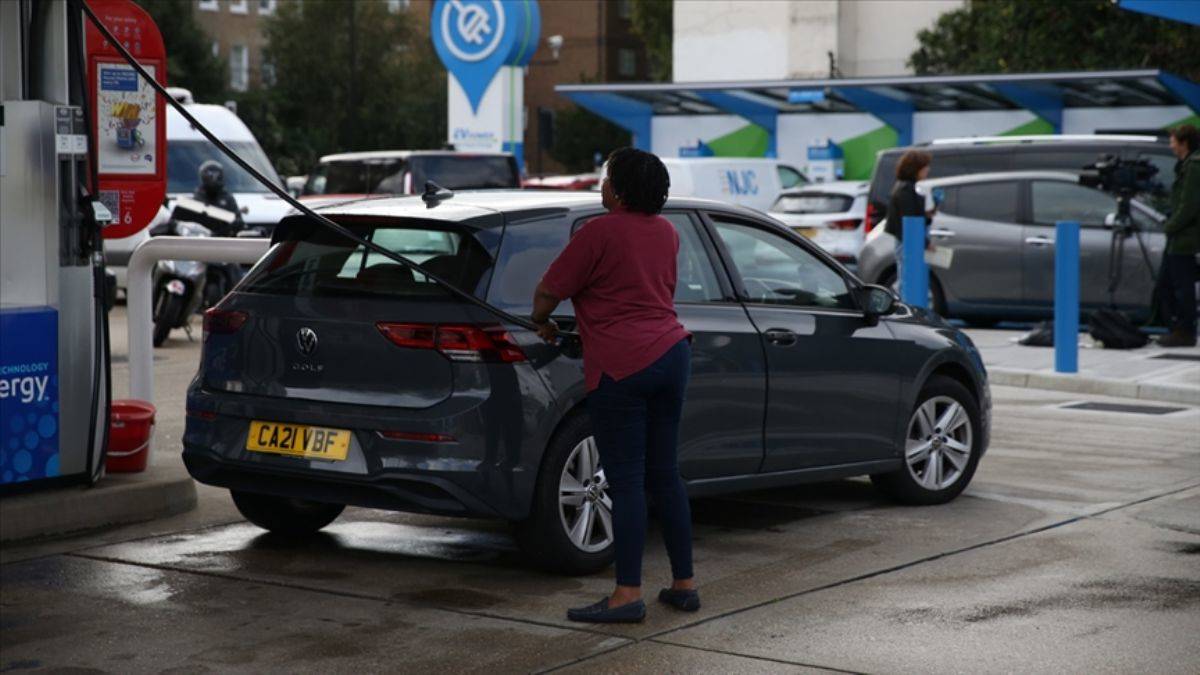 İngiltere'deki yakıt krizi kanser hastalarını da vurdu