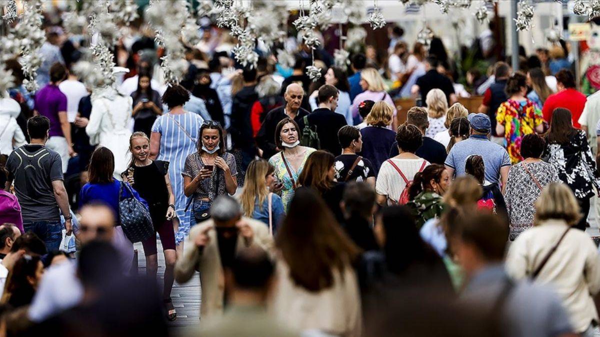 Rusya Başbakanı Mişustin, ülkedeki Kovid-19 durumunun 'gergin' olduğunu söyledi