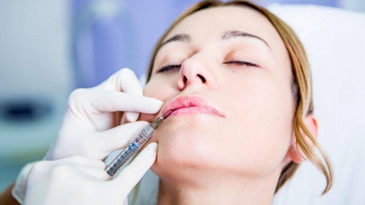 İngiltere'de 18 yaş altına 'botoks' ve 'dudak dolgusu' yasaklandı