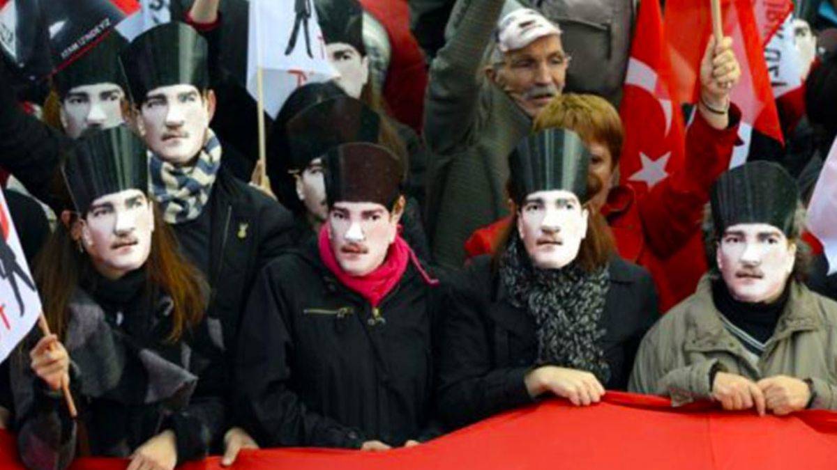 Engin Ardıç: Kemalistler zor durumda