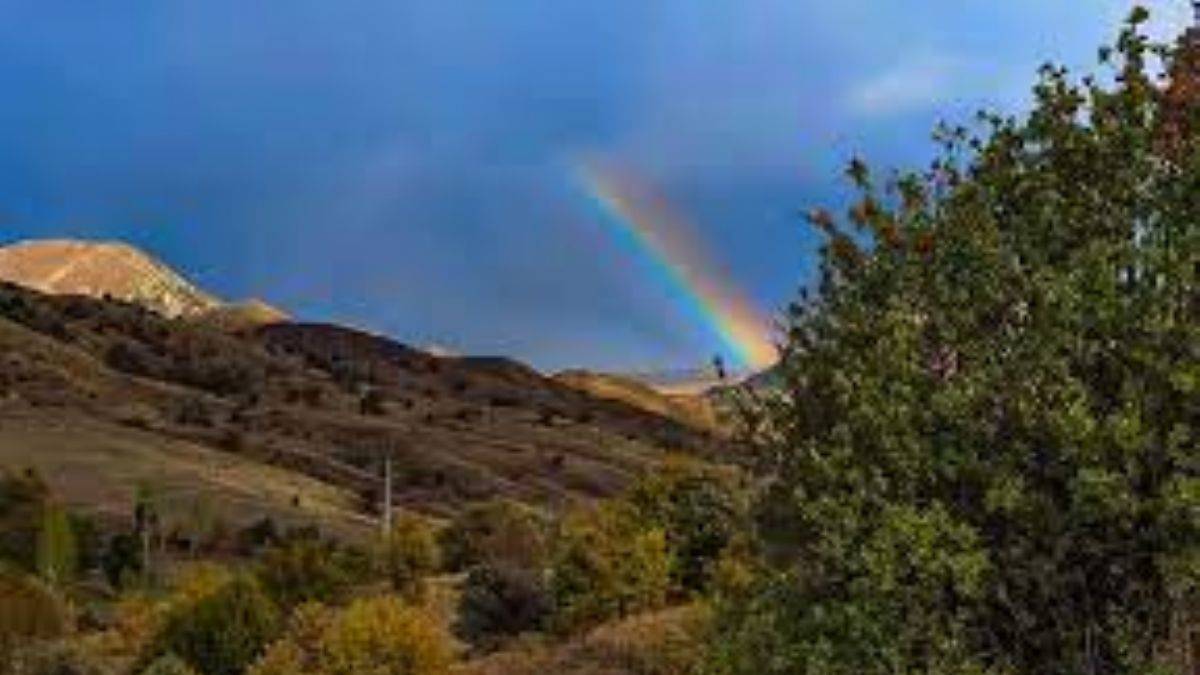 Gökkuşağı, güz renkleriyle seyrine doyumsuz manzara oluşturdu