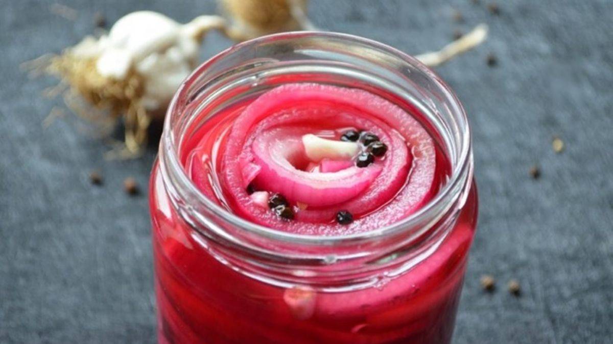 Hiç kırmızı soğan turşusu denediniz mi? Bayılacaksınız!