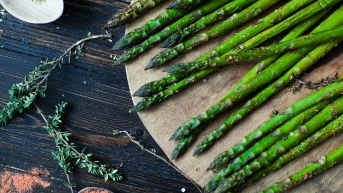Gebeler mutlaka kuşkonmaz çorbası içmeli!