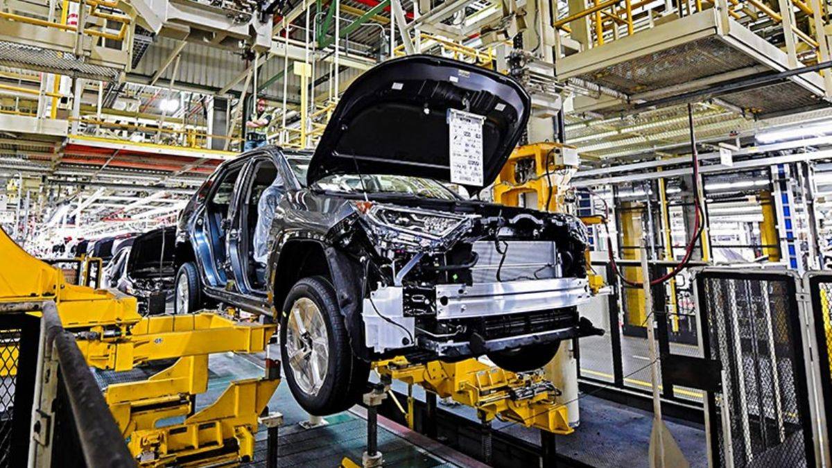 Çip krizi sürüyor: Toyota'nın küresel üretimi yüzde 16.2 düştü