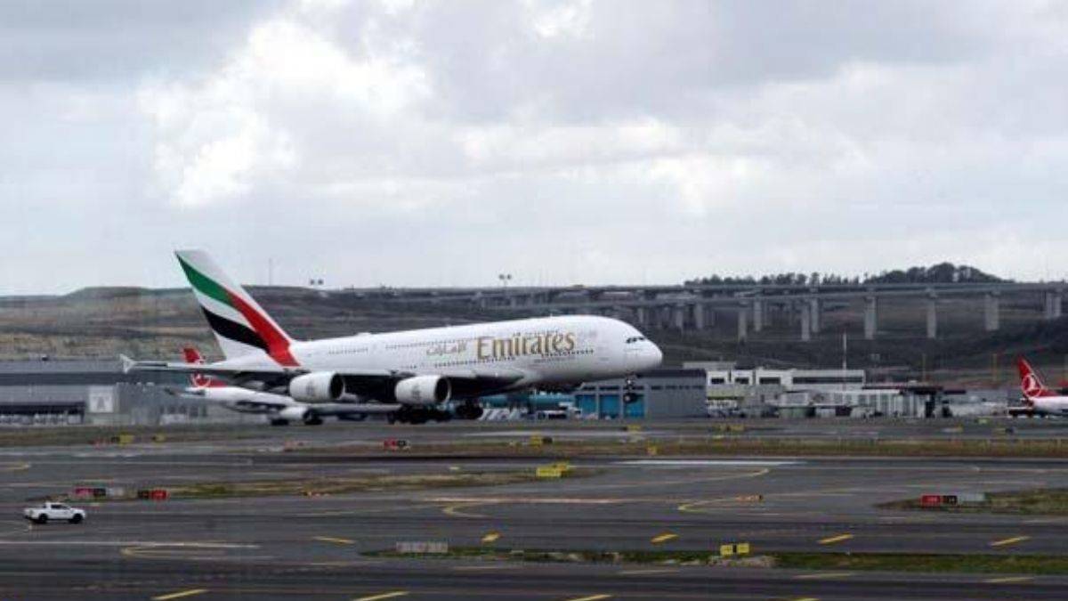 Dünyanın en büyük uçağı İstanbul'a ilk yolcularını taşıdı