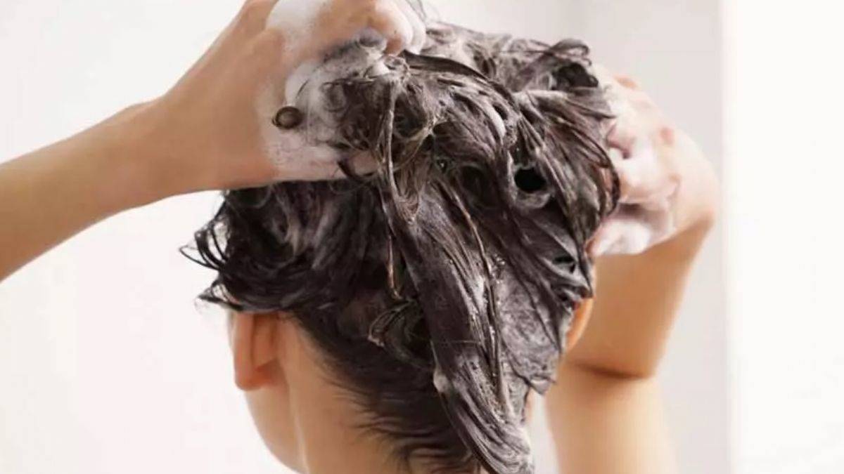 Saçlarınızı keçi sütü sabunuyla yıkayın
